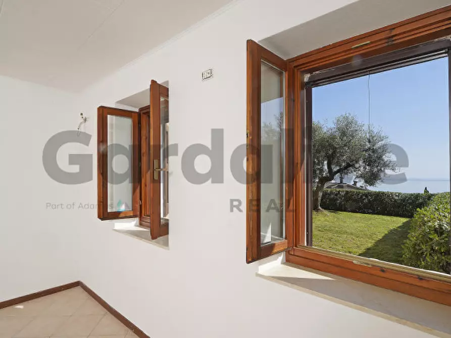 Immagine 12 di Appartamento in vendita  in Via del Portizzolo, 15 a Gardone Riviera