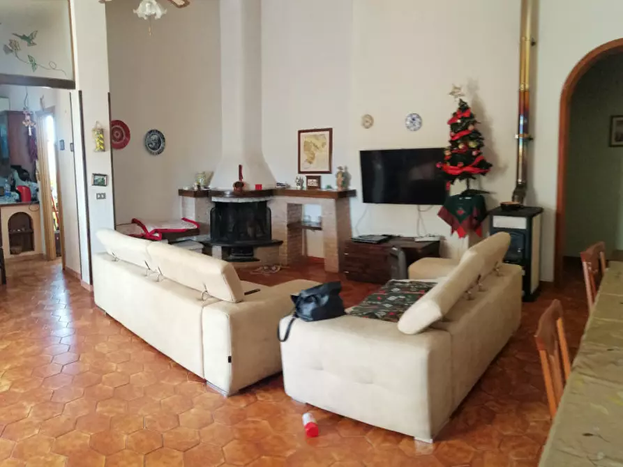 Immagine 1 di Villa in affitto  in via Amatura a Avola