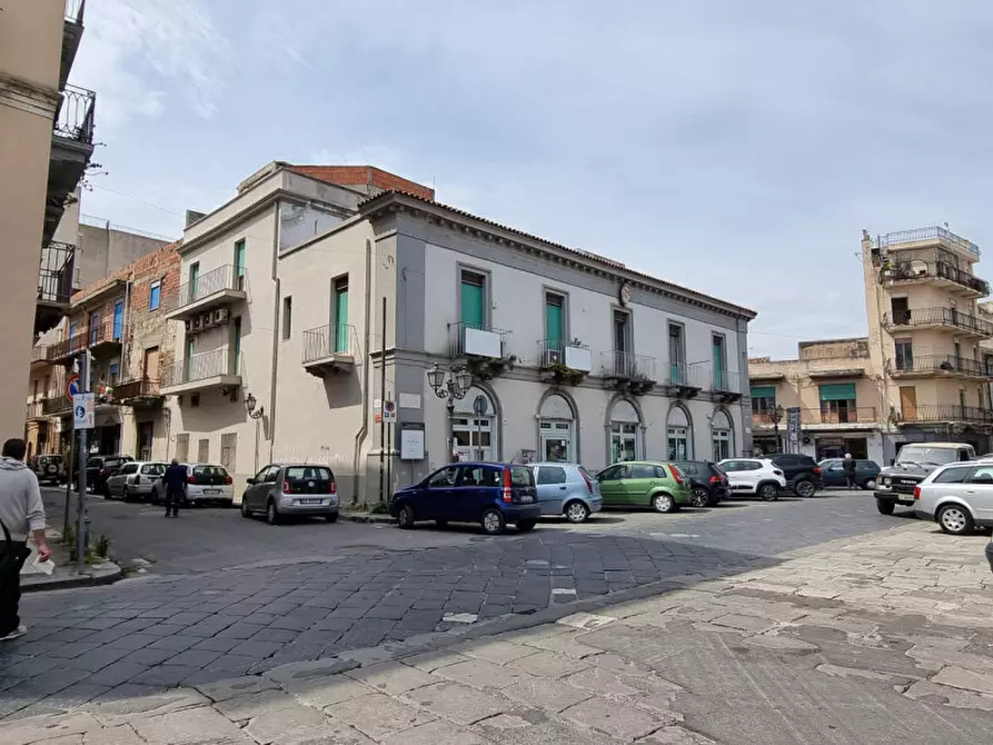 Immagine 1 di Palazzo in vendita  in piazza san sebastiano a Barcellona Pozzo Di Gotto