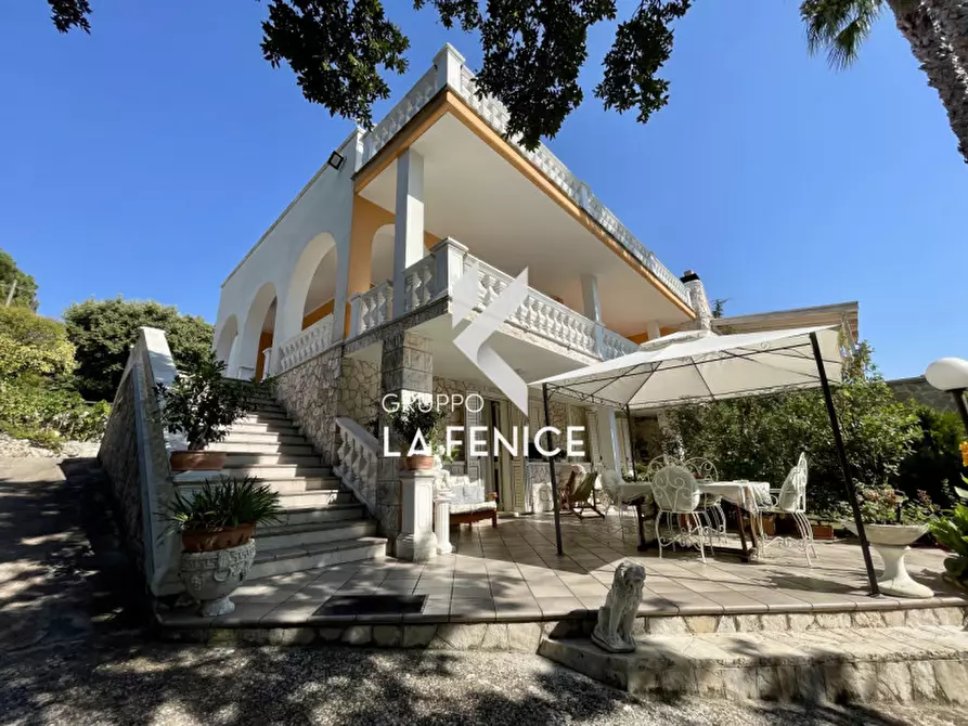 Immagine 1 di Villa in vendita  in viale arsilio 89 a Fasano