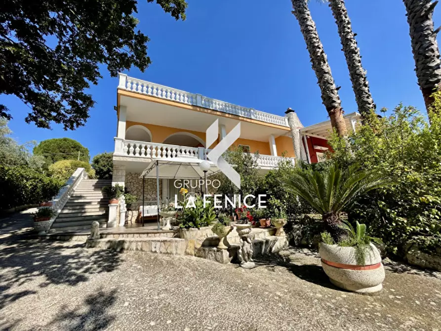 Immagine 6 di Villa in vendita  in viale arsilio 89 a Fasano
