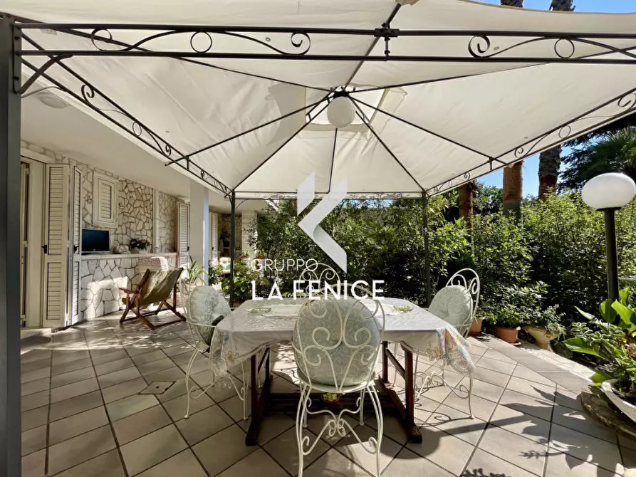 Immagine 20 di Villa in vendita  in viale arsilio 89 a Fasano