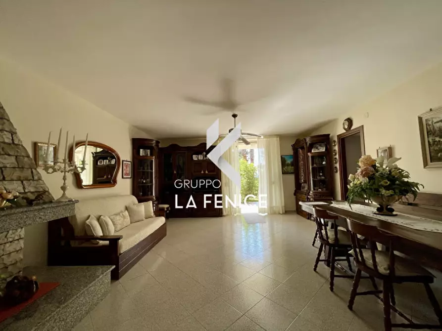 Immagine 25 di Villa in vendita  in viale arsilio 89 a Fasano