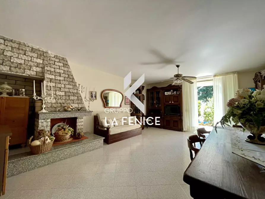 Immagine 26 di Villa in vendita  in viale arsilio 89 a Fasano