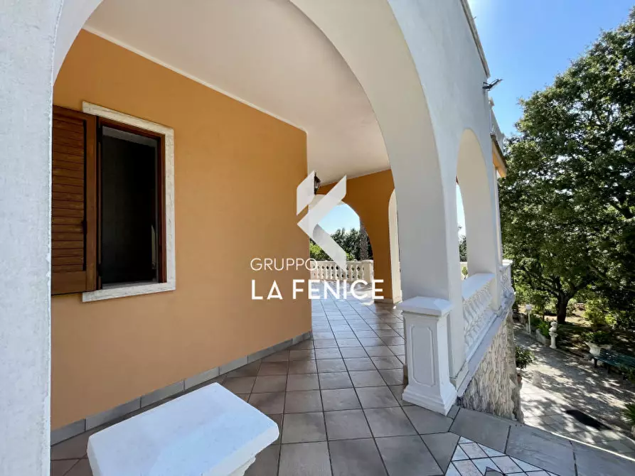 Immagine 36 di Villa in vendita  in viale arsilio 89 a Fasano