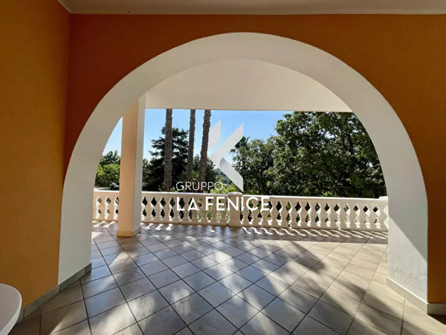 Immagine 95 di Villa in vendita  in viale arsilio 89 a Fasano