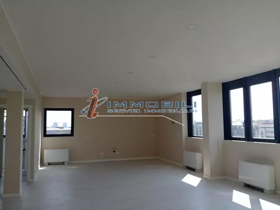 Immagine 3 di Appartamento in vendita  in VIA MUZIO ATTENDOLO SFORZA a Milano