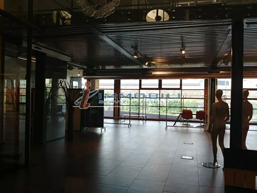 Immagine 15 di Magazzino in affitto  in VIA CANDIANI GIUSEPPE a Milano