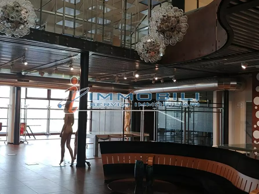 Immagine 14 di Laboratorio in vendita  in VIA CANDIANI GIUSEPPE a Milano