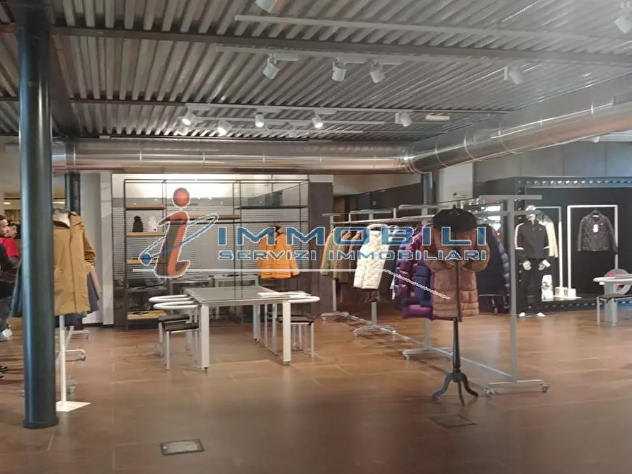 Immagine 13 di Magazzino in vendita  in VIA CANDIANI GIUSEPPE a Milano