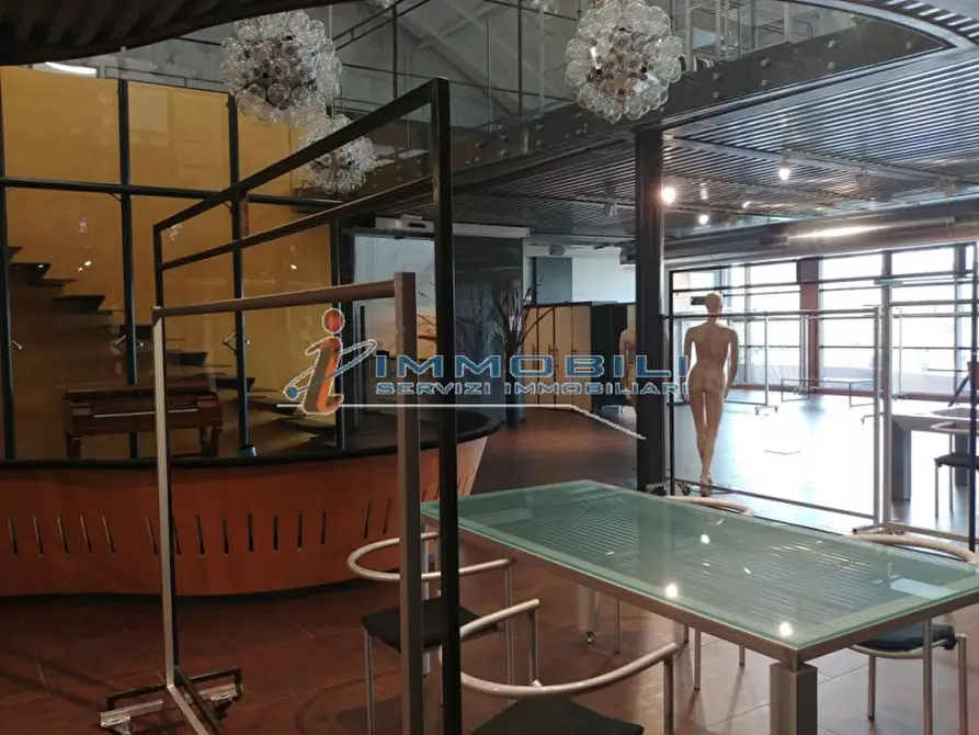 Immagine 18 di Ufficio in vendita  in VIA CANDIANI GIUSEPPE a Milano