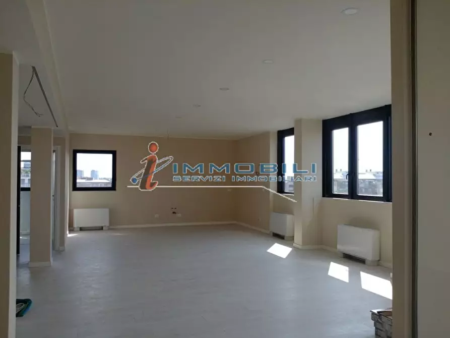 Immagine 8 di Ufficio in vendita  in VIA MUZIO ATTENDOLO SFORZA a Milano