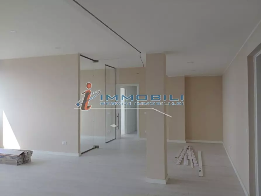 Immagine 4 di Attività commerciale in vendita  in VIA MUZIO ATTENDOLO SFORZA a Milano