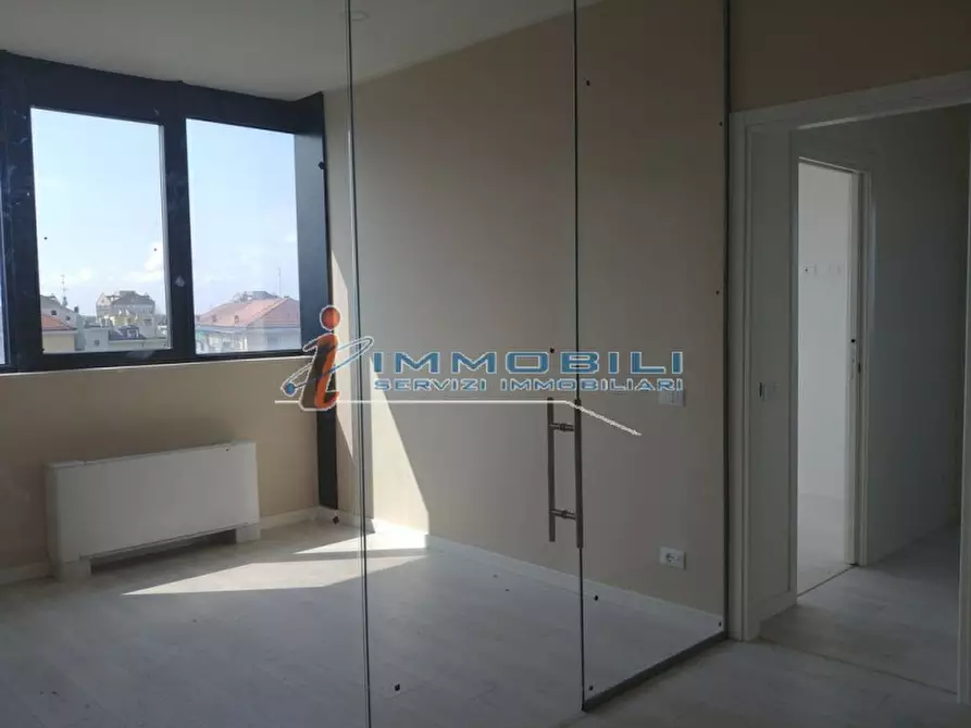 Immagine 14 di Attività commerciale in vendita  in VIA MUZIO ATTENDOLO SFORZA a Milano