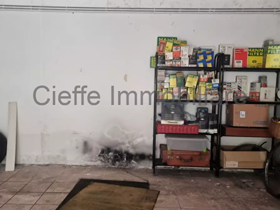 Immagine 3 di Garage in vendita  in via trieste a Padova