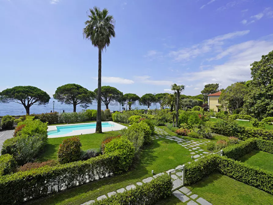 Immagine 1 di Appartamento in vendita  in Lungolago Giuseppe Zanardelli a Toscolano-Maderno