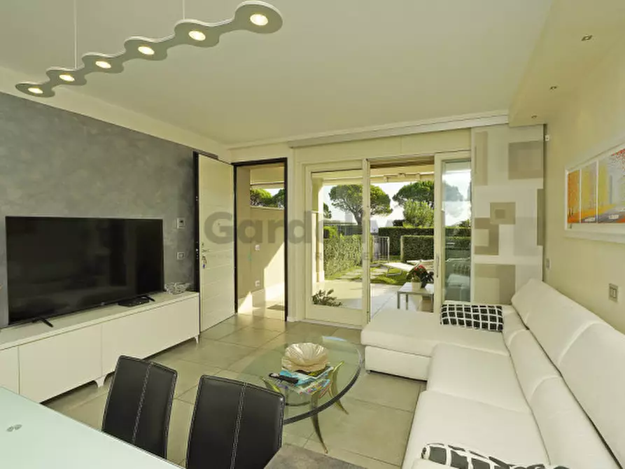 Immagine 8 di Appartamento in vendita  in Lungolago Giuseppe Zanardelli a Toscolano-Maderno