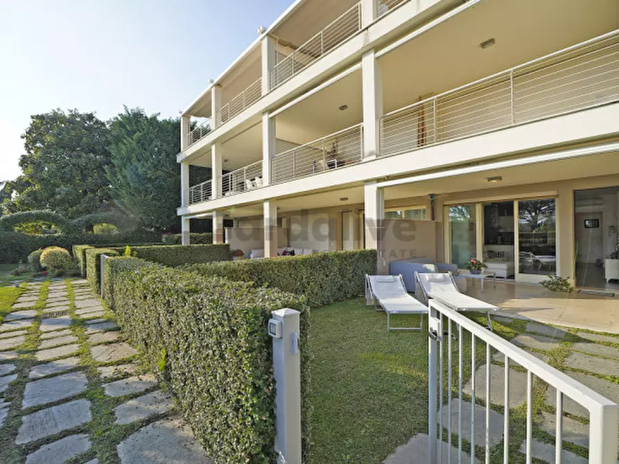 Immagine 17 di Appartamento in vendita  in Lungolago Giuseppe Zanardelli a Toscolano-Maderno