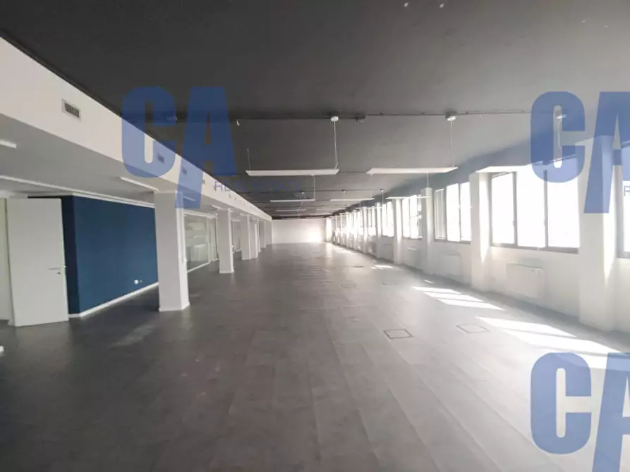 Immagine 6 di Ufficio in affitto  in VIA BOVISASCA a Milano