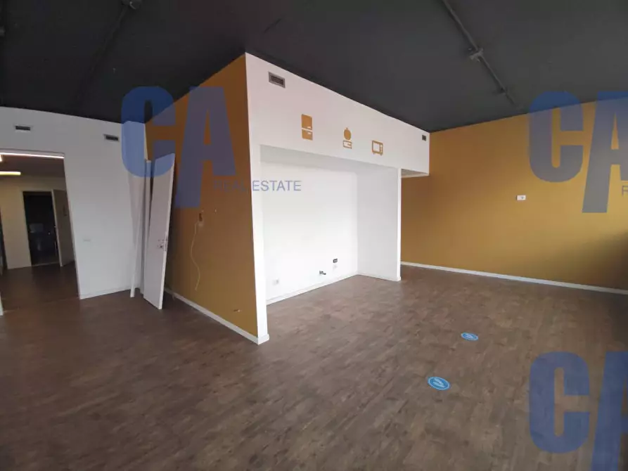 Immagine 7 di Ufficio in affitto  in VIA BOVISASCA a Milano