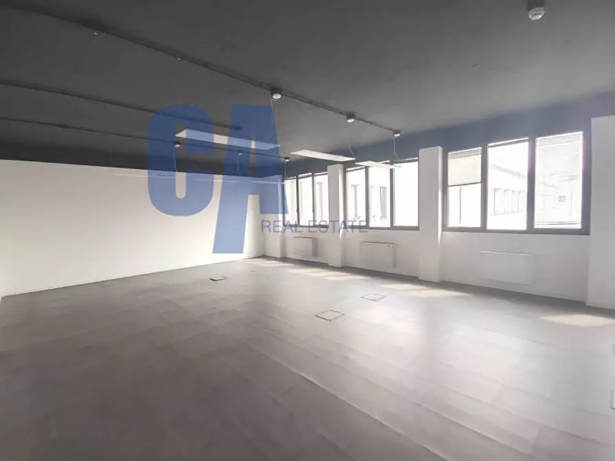 Immagine 10 di Ufficio in affitto  in VIA BOVISASCA a Milano