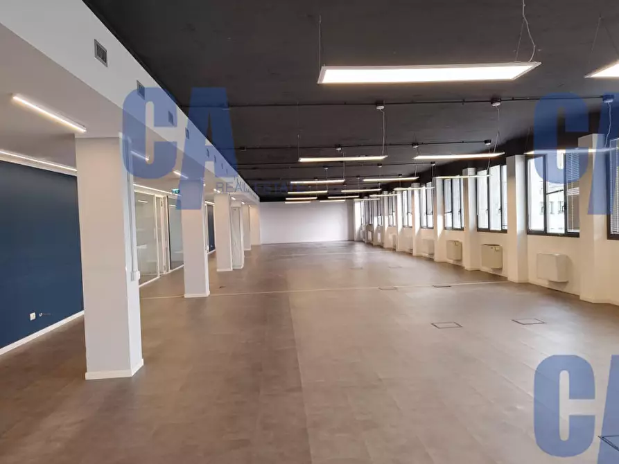 Immagine 12 di Ufficio in affitto  in VIA BOVISASCA a Milano