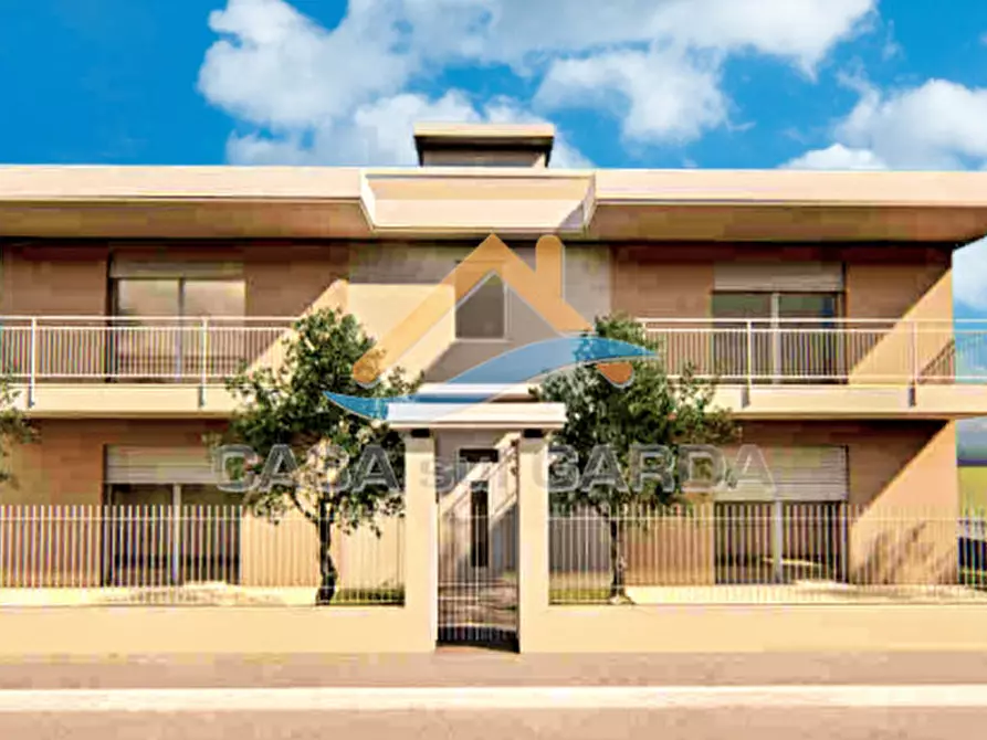 Immagine 1 di Appartamento in vendita  in via unità d'italia a Desenzano Del Garda