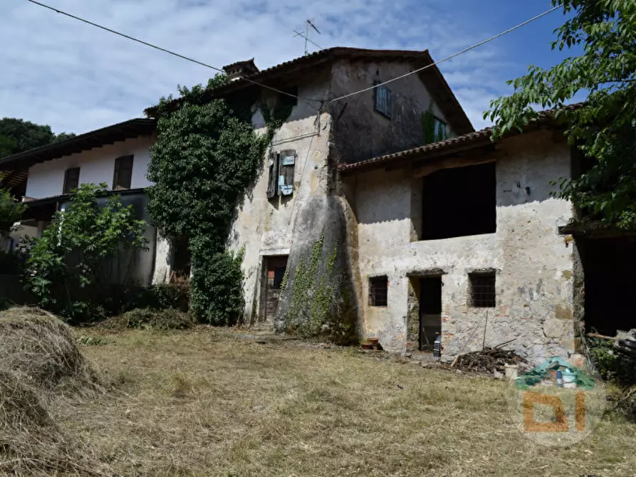 Immagine 3 di Rustico / casale in vendita  in via Ugo Foscolo a Cormons