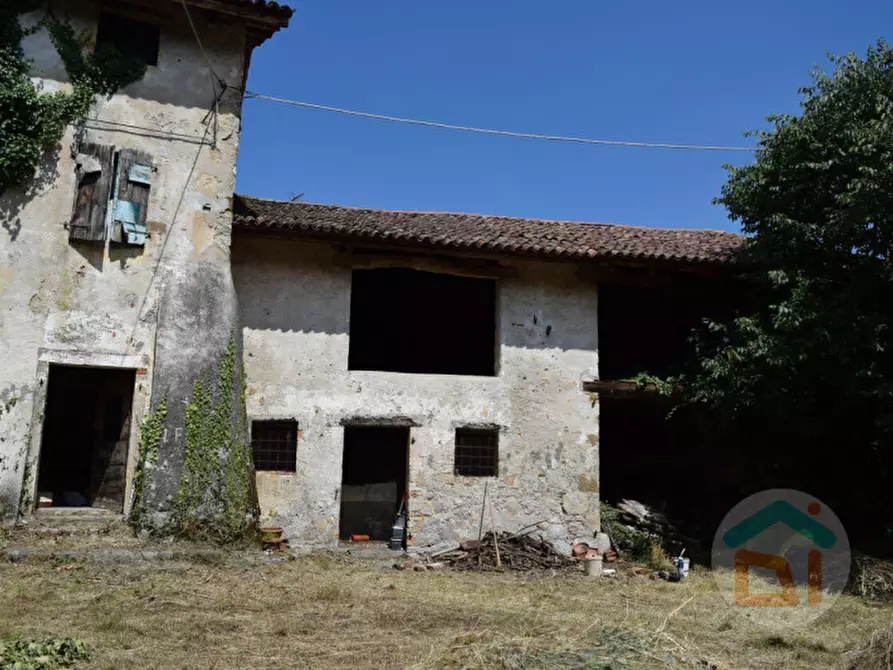 Immagine 6 di Rustico / casale in vendita  in via Ugo Foscolo a Cormons