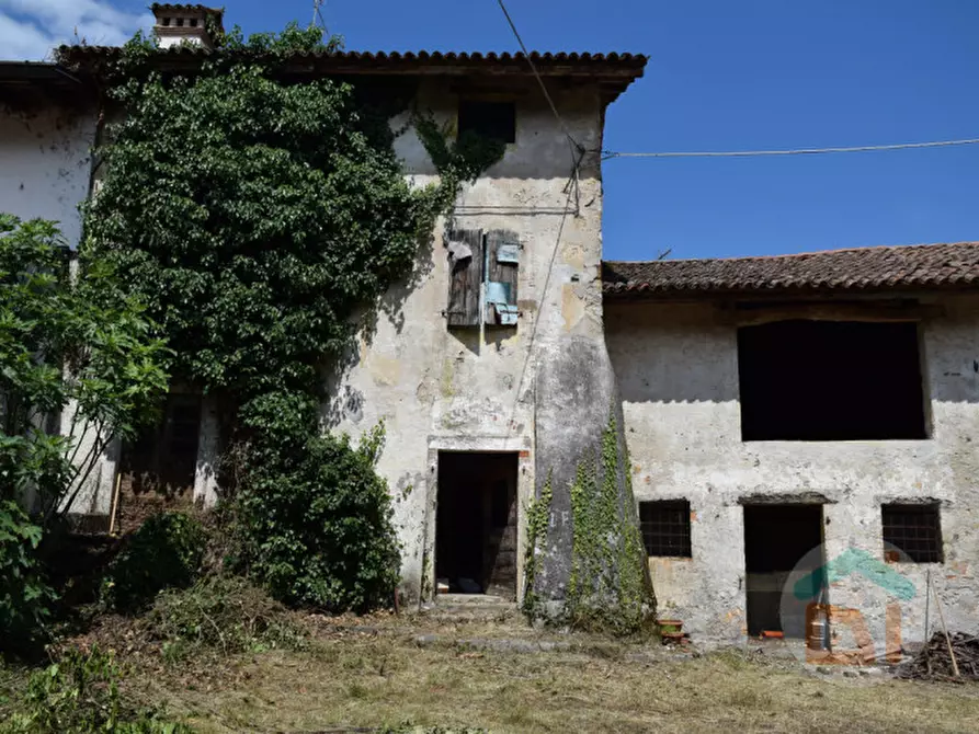 Immagine 7 di Rustico / casale in vendita  in via Ugo Foscolo a Cormons