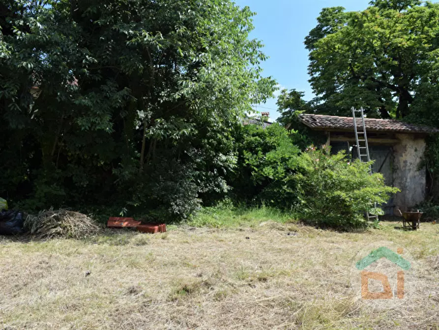 Immagine 10 di Rustico / casale in vendita  in via Ugo Foscolo a Cormons