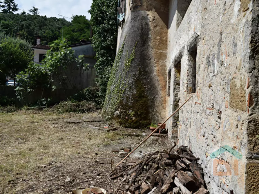 Immagine 19 di Rustico / casale in vendita  in via Ugo Foscolo a Cormons