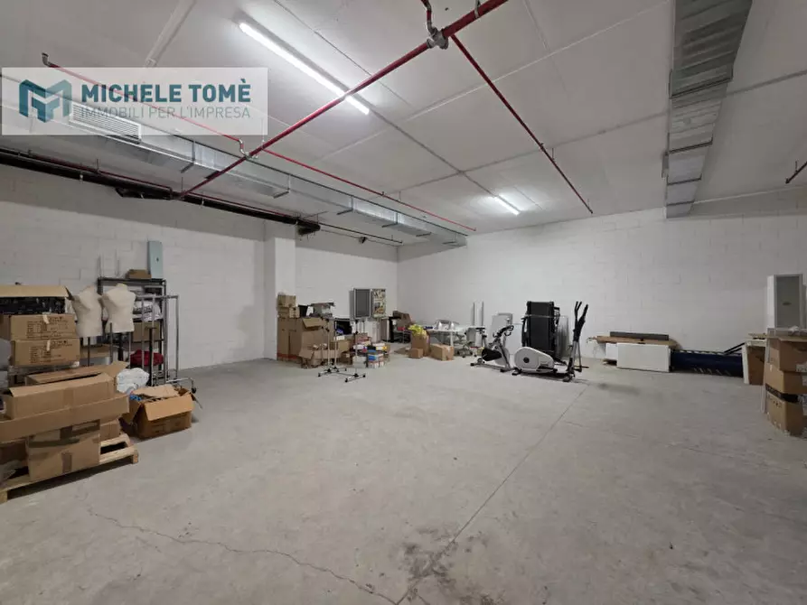 Immagine 1 di Magazzino in affitto  in via crivellin a Affi