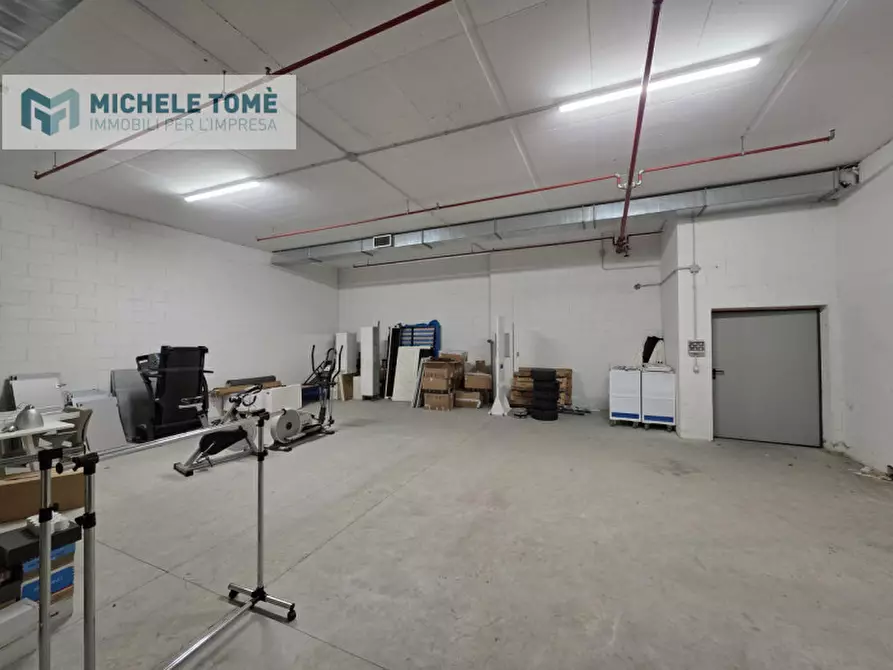 Immagine 4 di Magazzino in affitto  in via crivellin a Affi