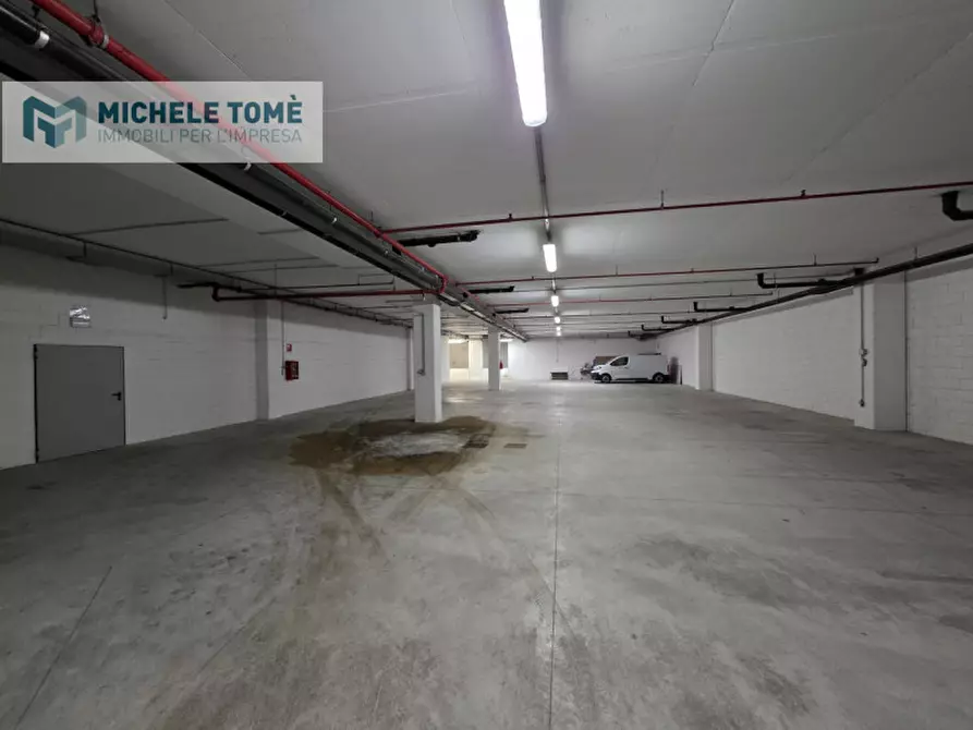 Immagine 9 di Magazzino in affitto  in via crivellin a Affi