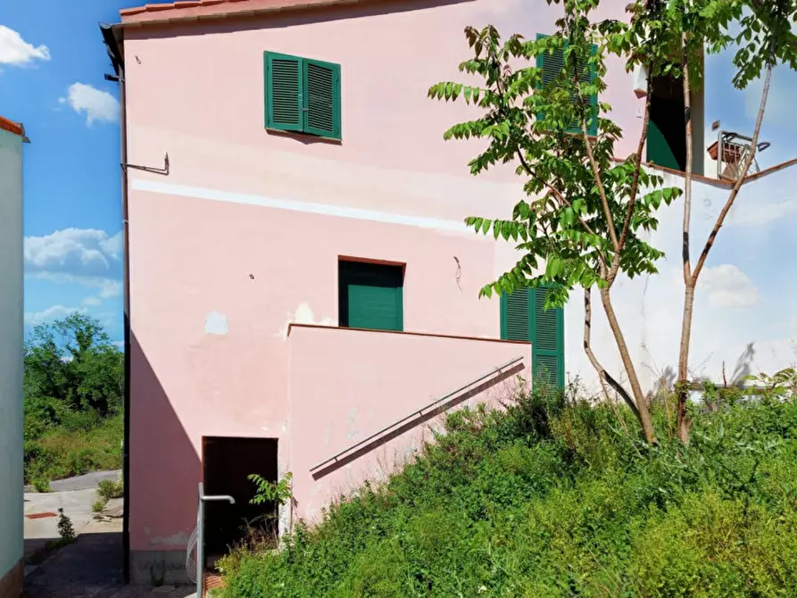 Immagine 1 di Appartamento in vendita  in Via Molini, N. 20 a Vado Ligure