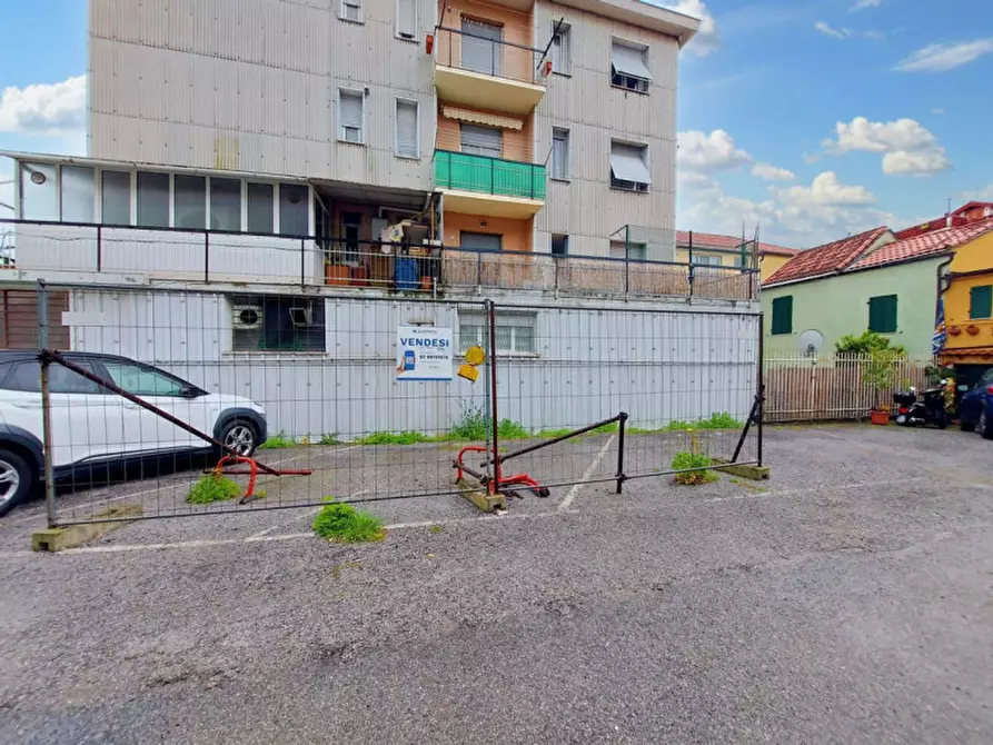 Immagine 1 di Posto auto in vendita  in Via Piave, N. 224 a Vado Ligure