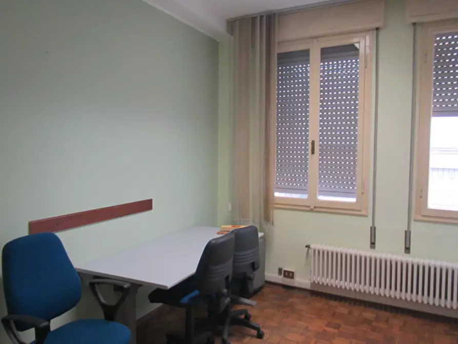 Immagine 5 di Ufficio in vendita  a Rovigo