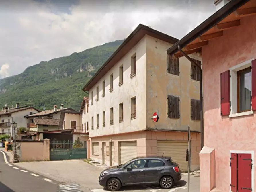 Immagine 1 di Casa trifamiliare in vendita  in Via Nuova a Fonzaso