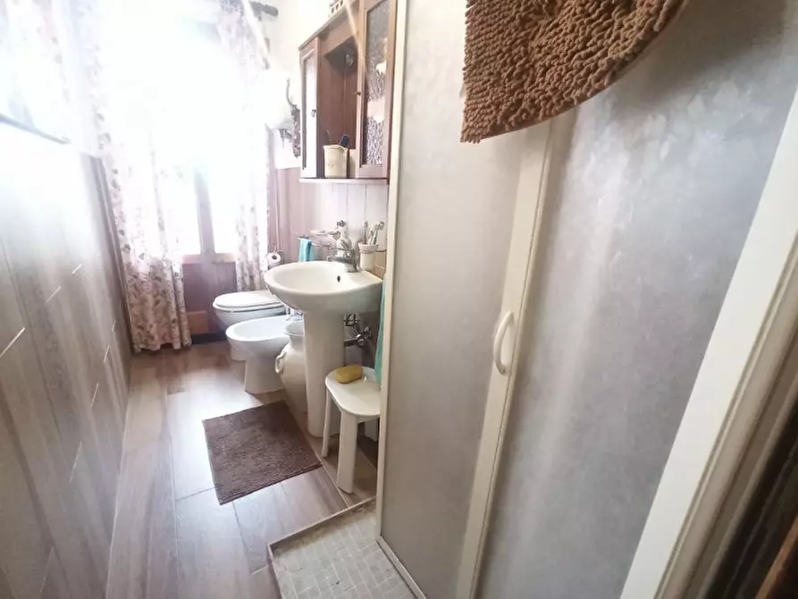 Immagine 15 di Casa bifamiliare in vendita  a Castiglione Del Lago