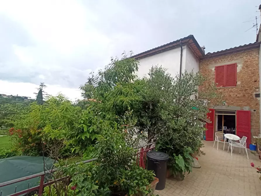 Immagine 19 di Casa bifamiliare in vendita  a Castiglione Del Lago