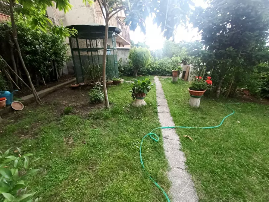 Immagine 20 di Casa bifamiliare in vendita  a Castiglione Del Lago
