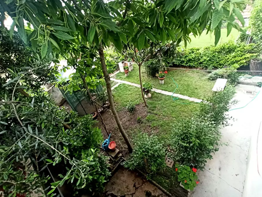 Immagine 22 di Casa bifamiliare in vendita  a Castiglione Del Lago