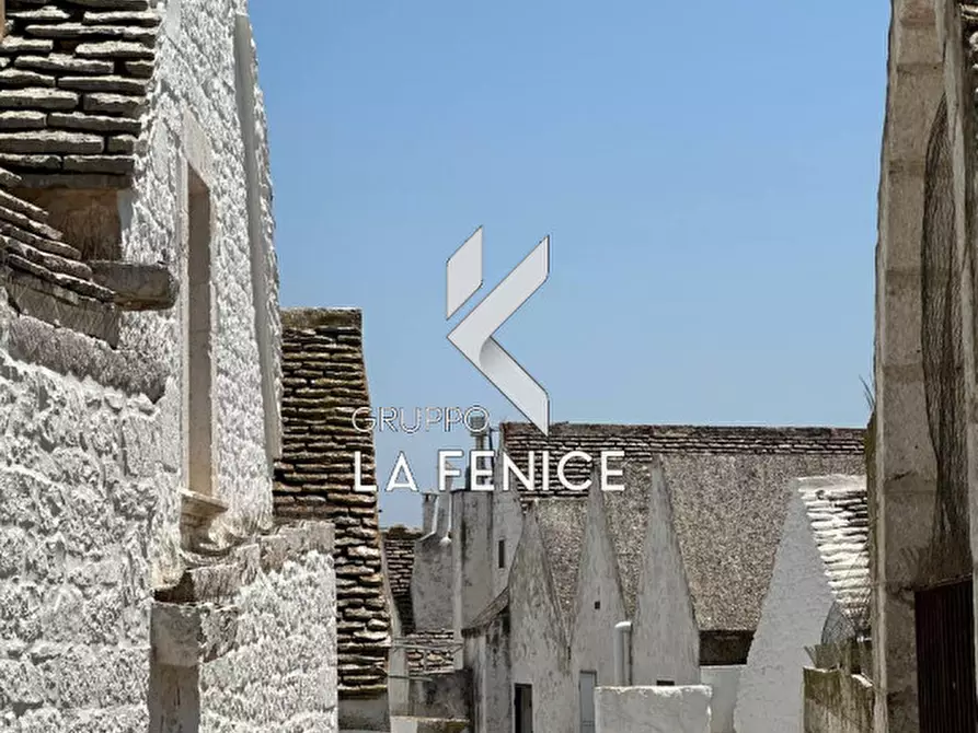 Immagine 13 di Casa indipendente in vendita  in via Aprile a Locorotondo