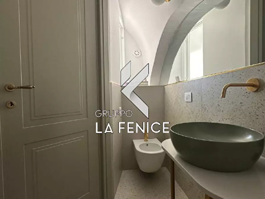 Immagine 26 di Casa indipendente in vendita  in via Aprile a Locorotondo