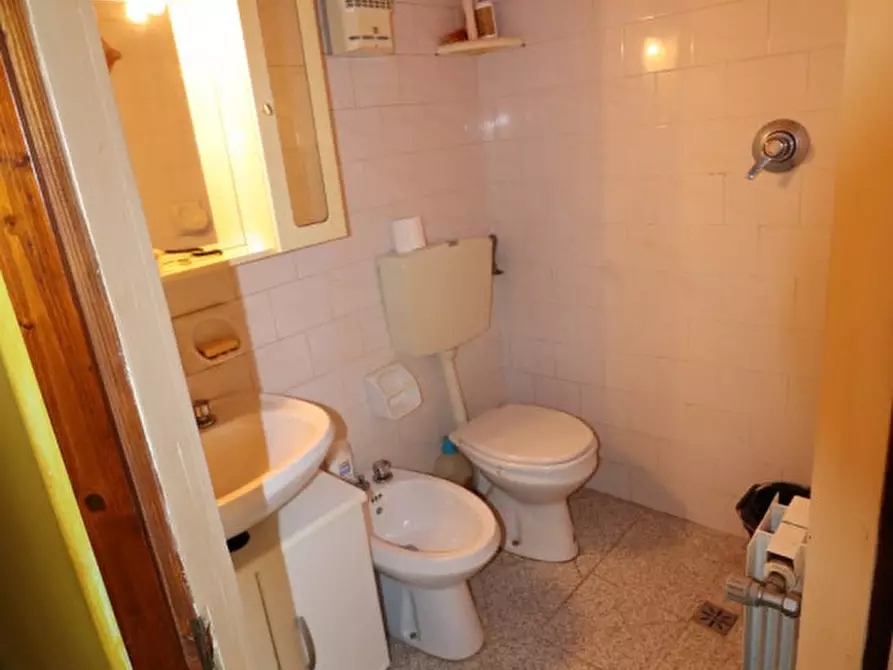 Immagine 12 di Appartamento in vendita  in via di Moncioni a Montevarchi