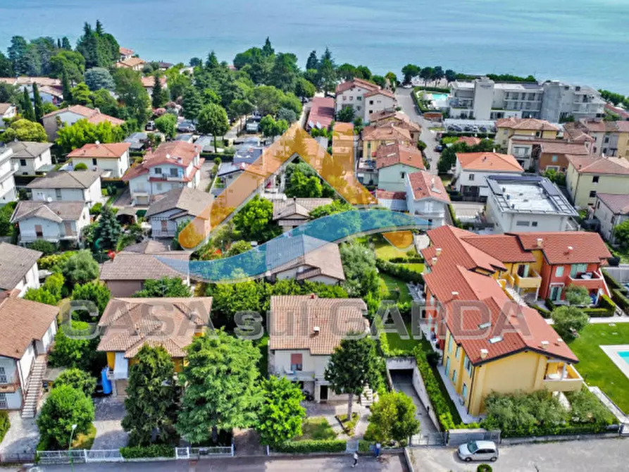 Immagine 1 di Villa in vendita  in Via Alfieri a Peschiera Del Garda