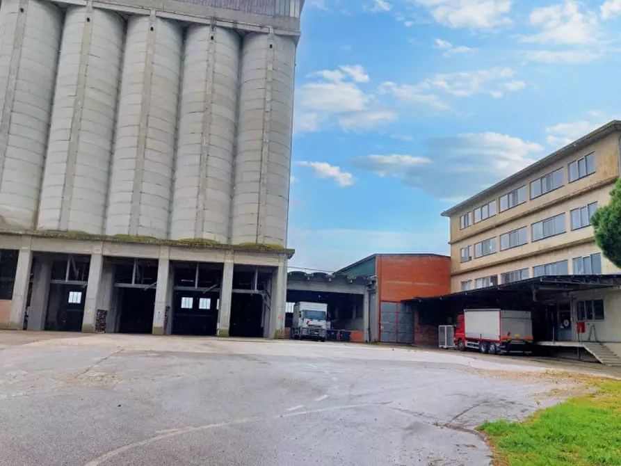 Immagine 2 di Terreno in vendita  in Frazione Biglio, N. snc a Valgreghentino