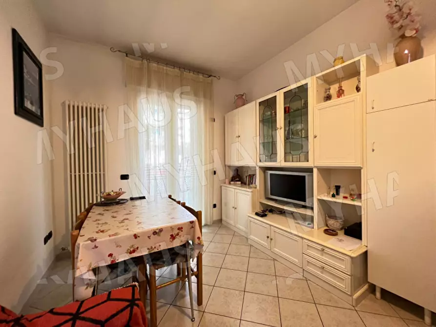 Immagine 1 di Appartamento in vendita  in viale bernini a Cesenatico