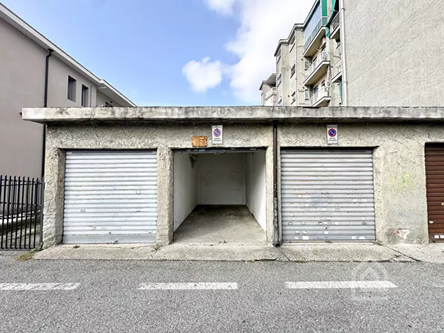 Immagine 3 di Garage in vendita  in Via Palestro 2 a San Mauro Torinese